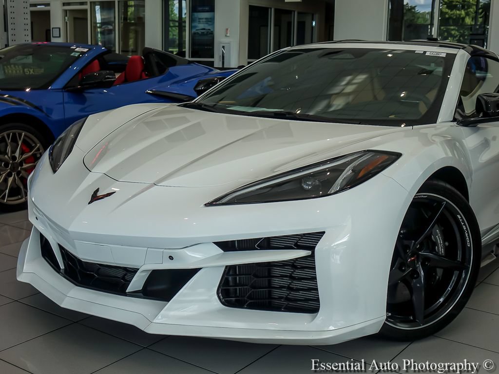 Used 2025 Chevrolet Corvette E-Ray w/ ZER Performance Package AWD/4WD image 3