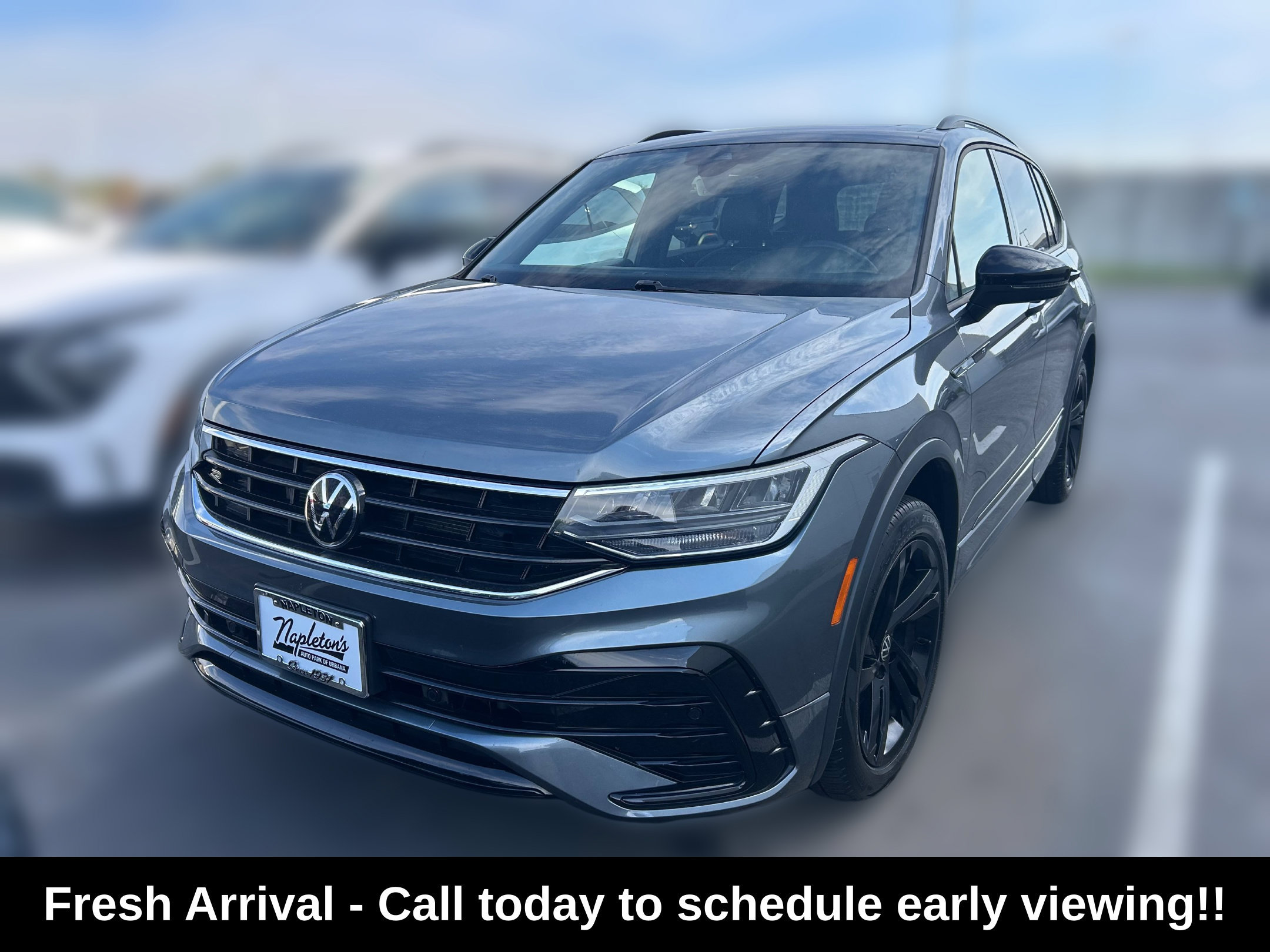 Used 2023 Volkswagen Tiguan SE R-Line AWD/4WD image 2