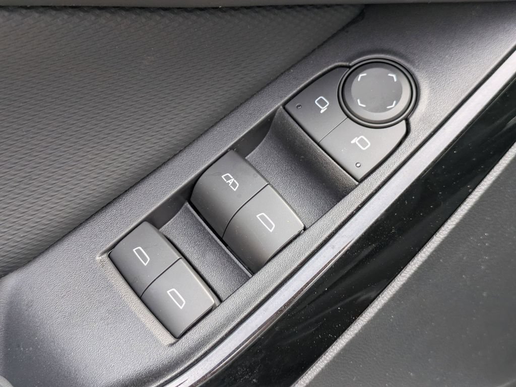 New 2026 Chevrolet Equinox LT FWD image 9