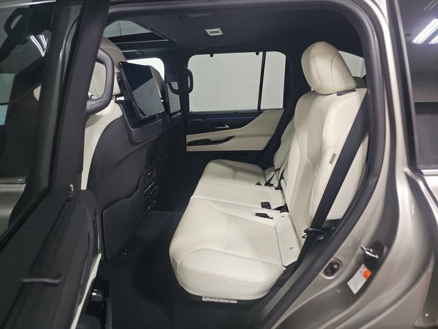 Used 2022 Lexus LX 600 4WD w/ Accessory Package (Z1) image 5