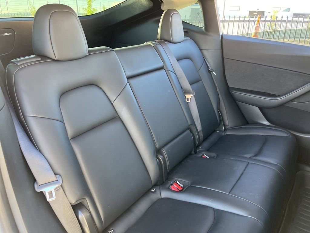 Used 2021 Tesla Model Y Long Range image 39