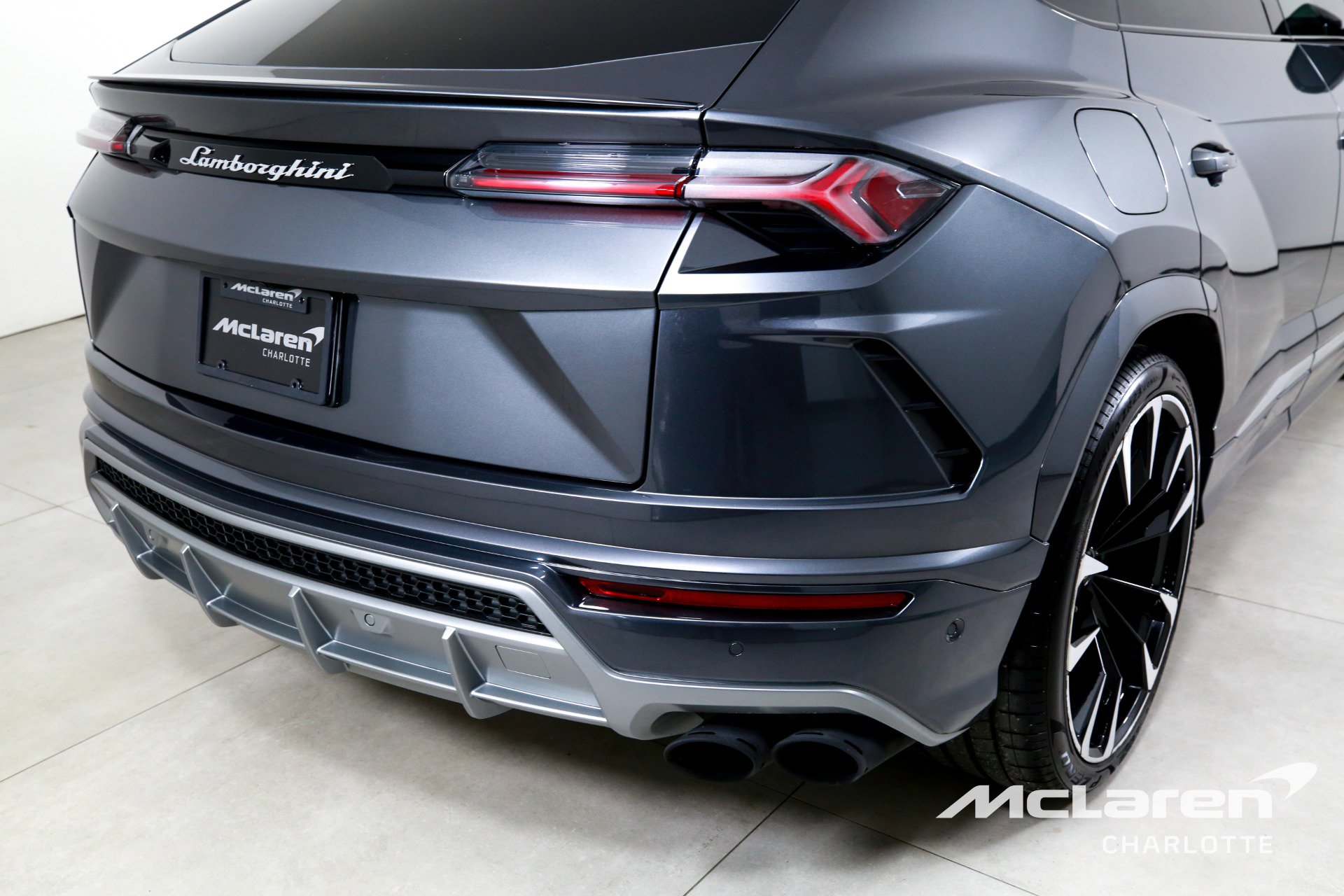 Used 2020 Lamborghini Urus image 39