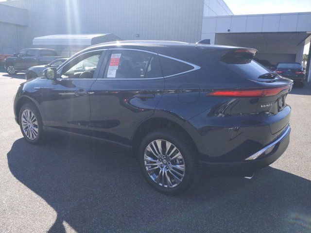 Used 2021 Toyota Venza XLE w/ Softex Package AWD/4WD image 6