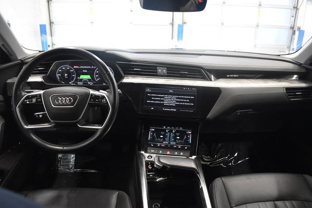 Used 2021 Audi e-tron Premium w/ Convenience Plus Package AWD/4WD image 5
