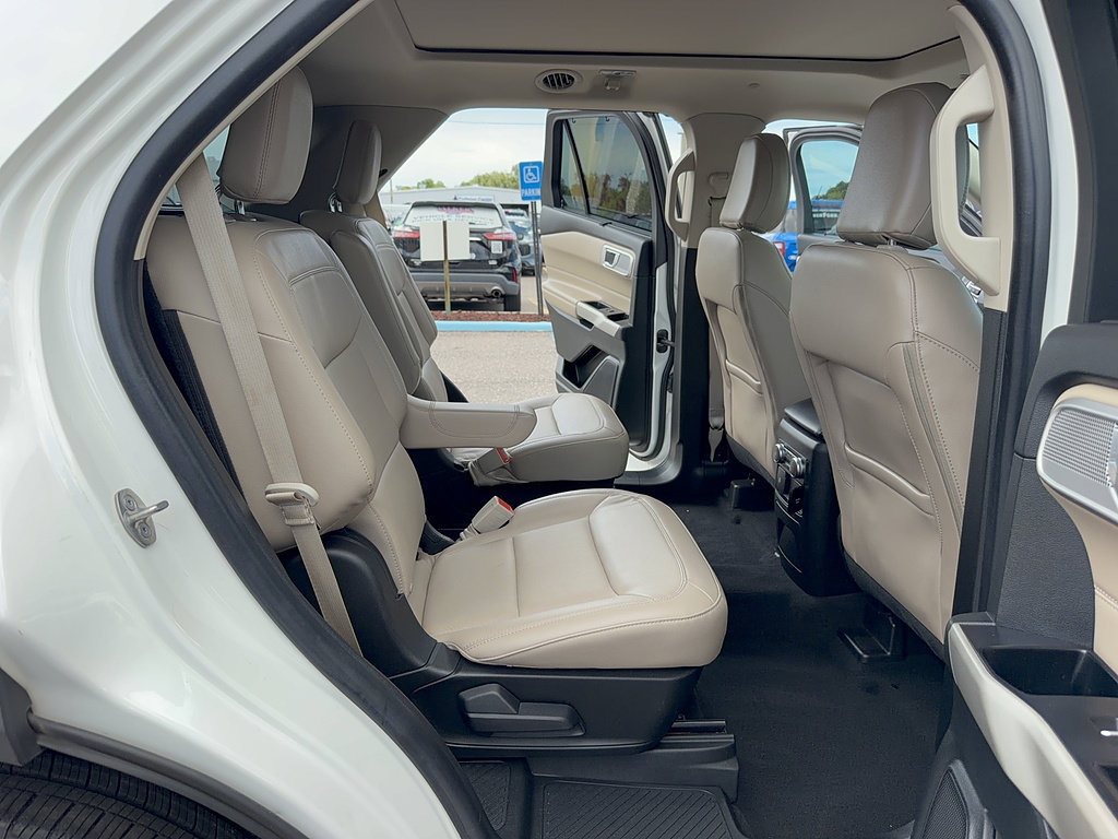 Certified 2022 Ford Explorer Limited w/ Hybrid Equipment Group 310A AWD/4WD image 15