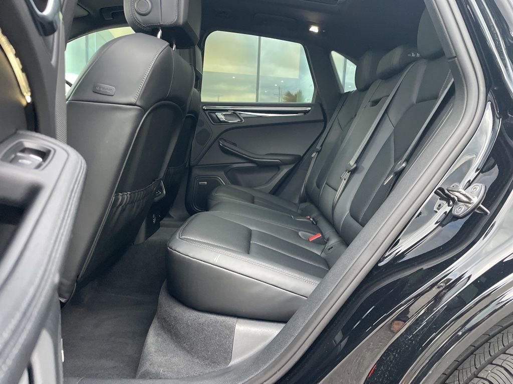 Certified 2025 Porsche Macan image 19