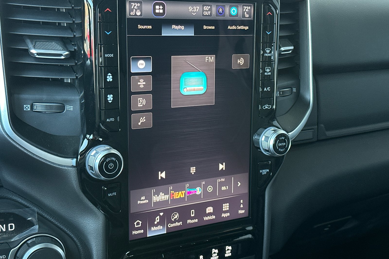 New 2026 RAM 1500 4x4 Crew Cab image 16