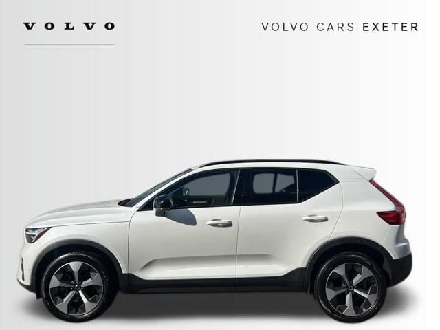 New 2026 Volvo XC40 B5 Plus w/ Protection Package Premier AWD/4WD image 4