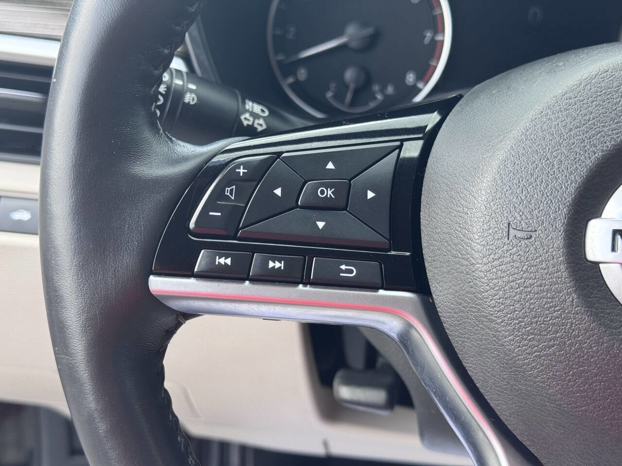 Used 2020 Nissan Altima 2.0 Platinum image 26