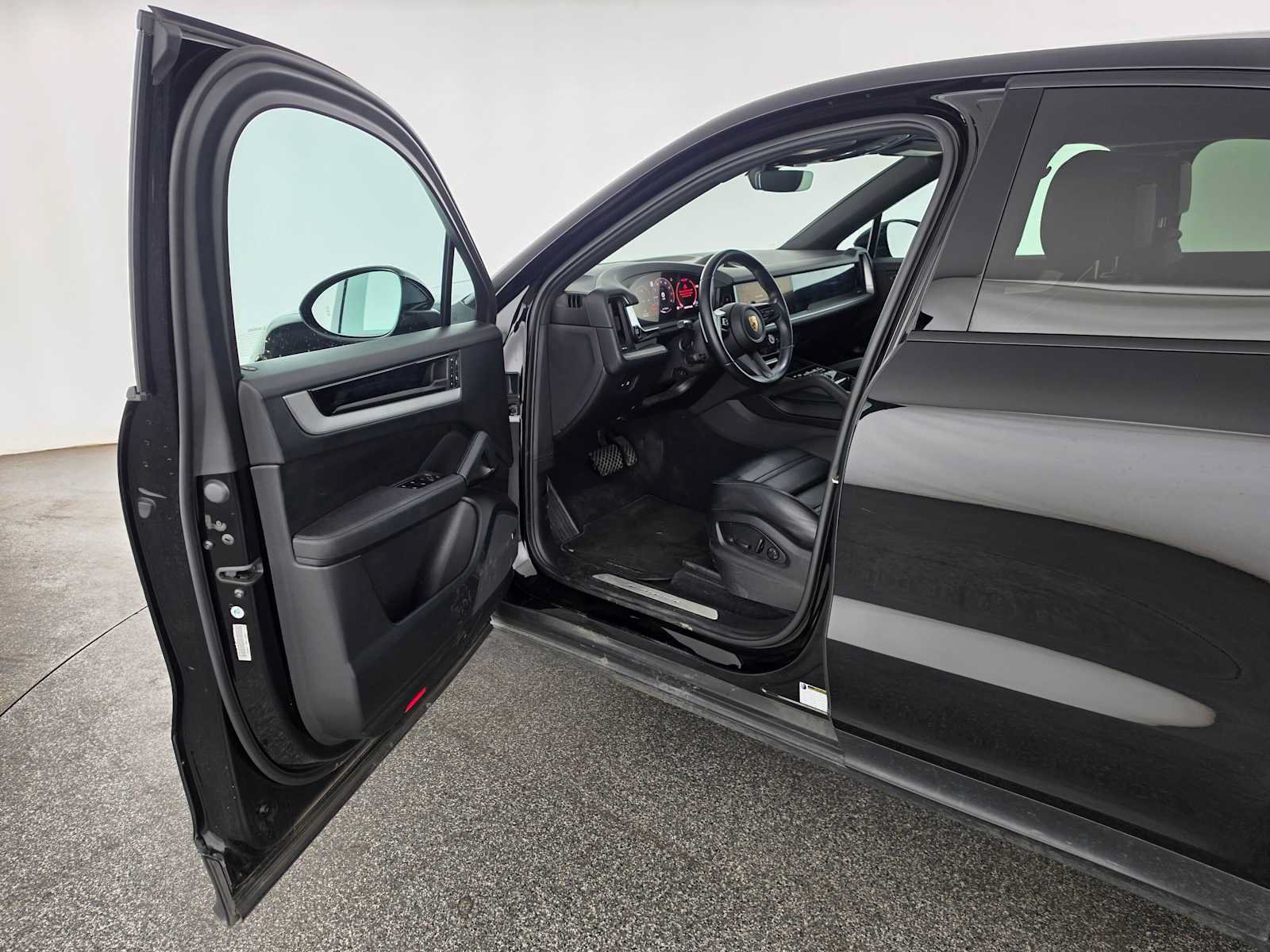 Used 2024 Porsche Cayenne Coupe AWD/4WD image 19