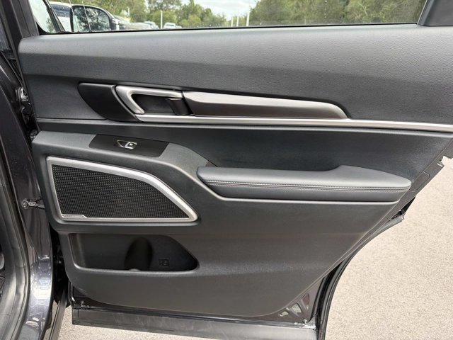 Used 2025 Kia Telluride S FWD image 19