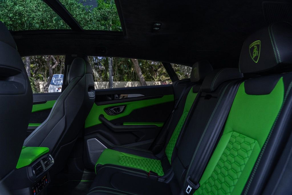 Used 2022 Lamborghini Urus AWD/4WD image 24