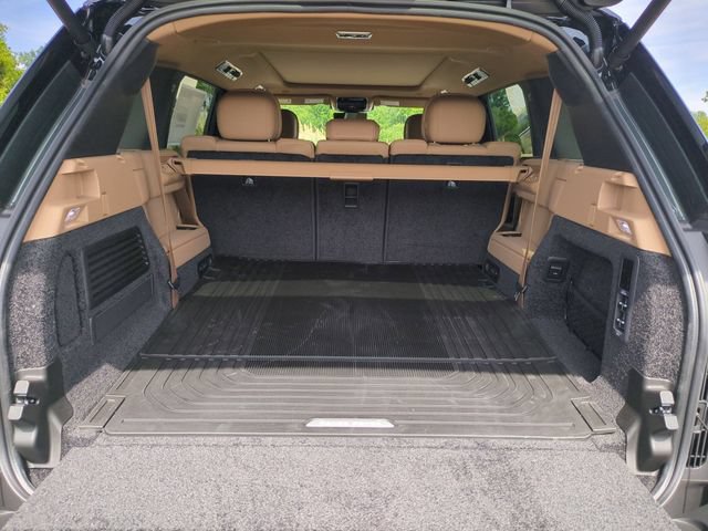 New 2026 Land Rover Range Rover Long Wheelbase SE AWD/4WD image 16