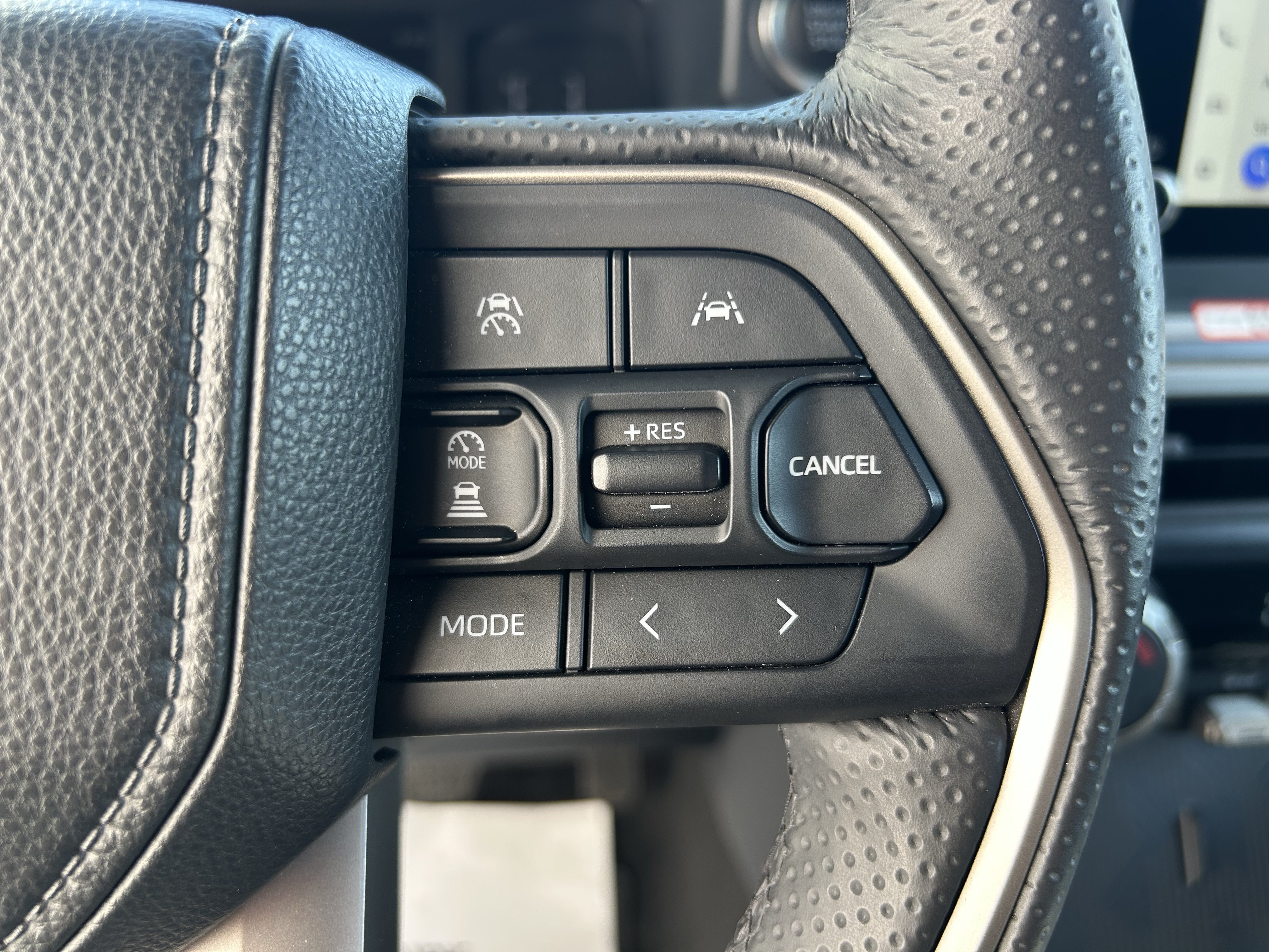 Certified 2025 Toyota 4Runner SR5 AWD/4WD image 24