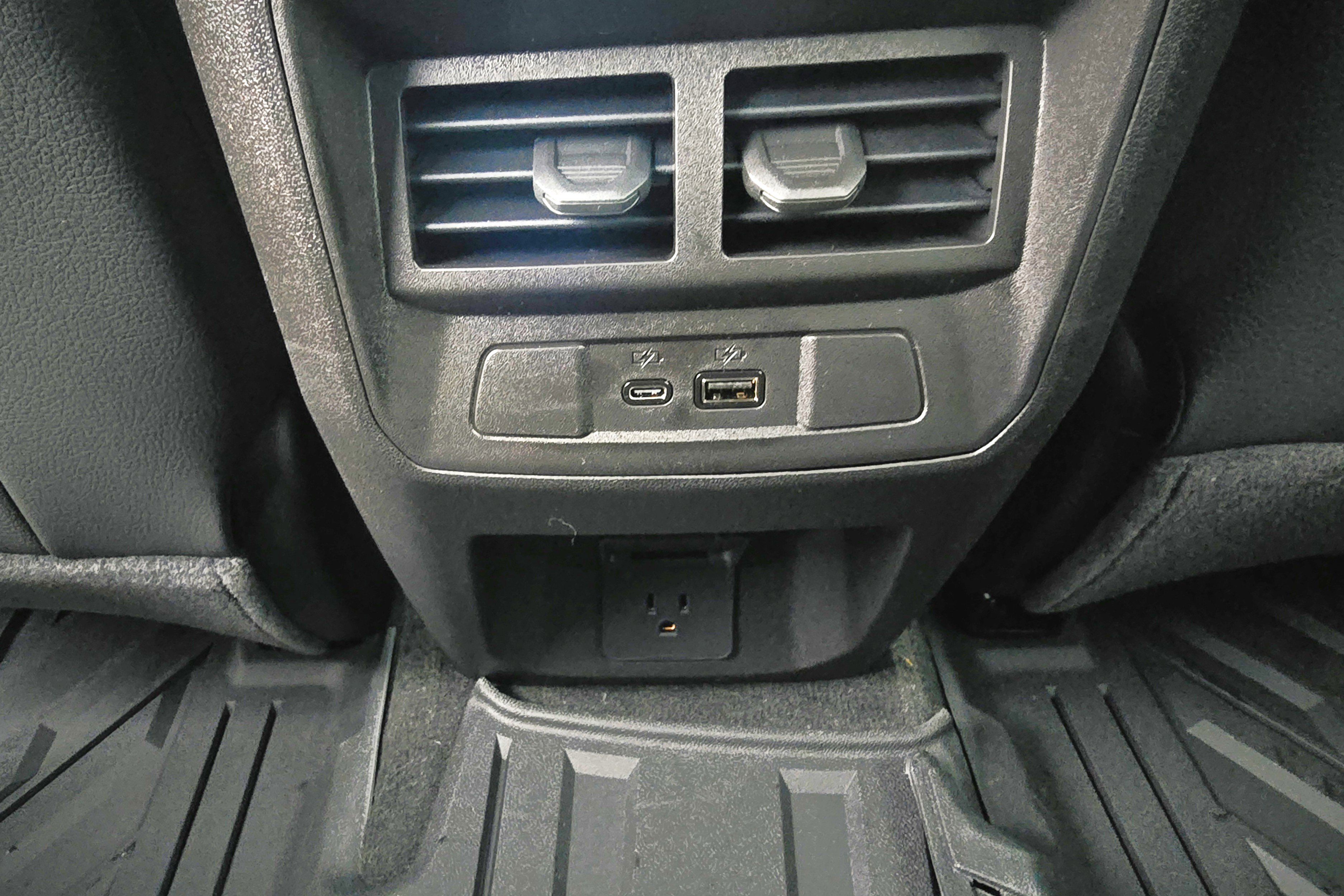 New 2026 GMC Canyon Denali image 24