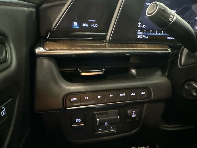 Used 2024 Cadillac Escalade ESV Sport Platinum w/ LPO, ONYX Package image 21