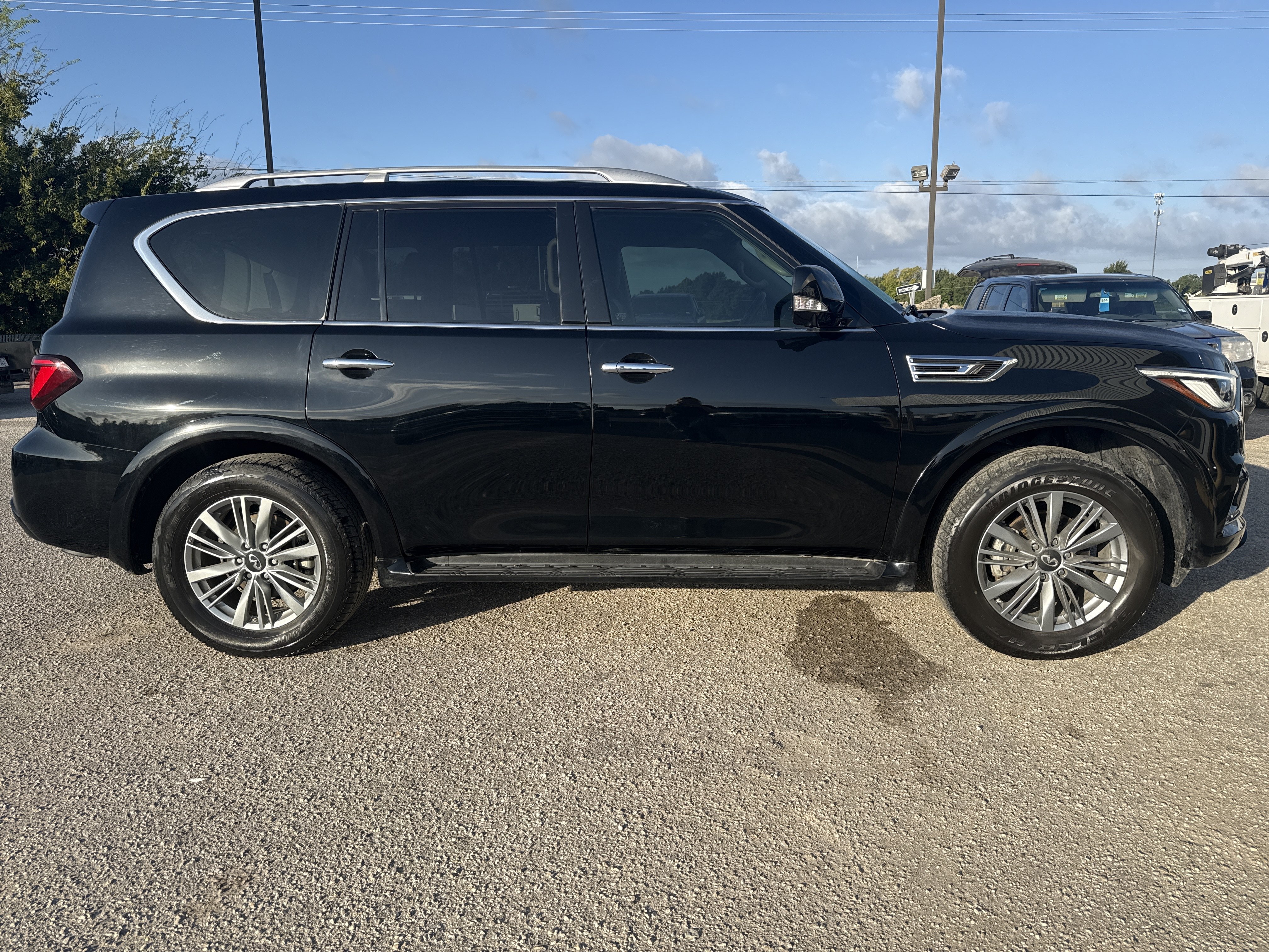 Used 2023 INFINITI QX80 Luxe w/ Cargo Package RWD image 5