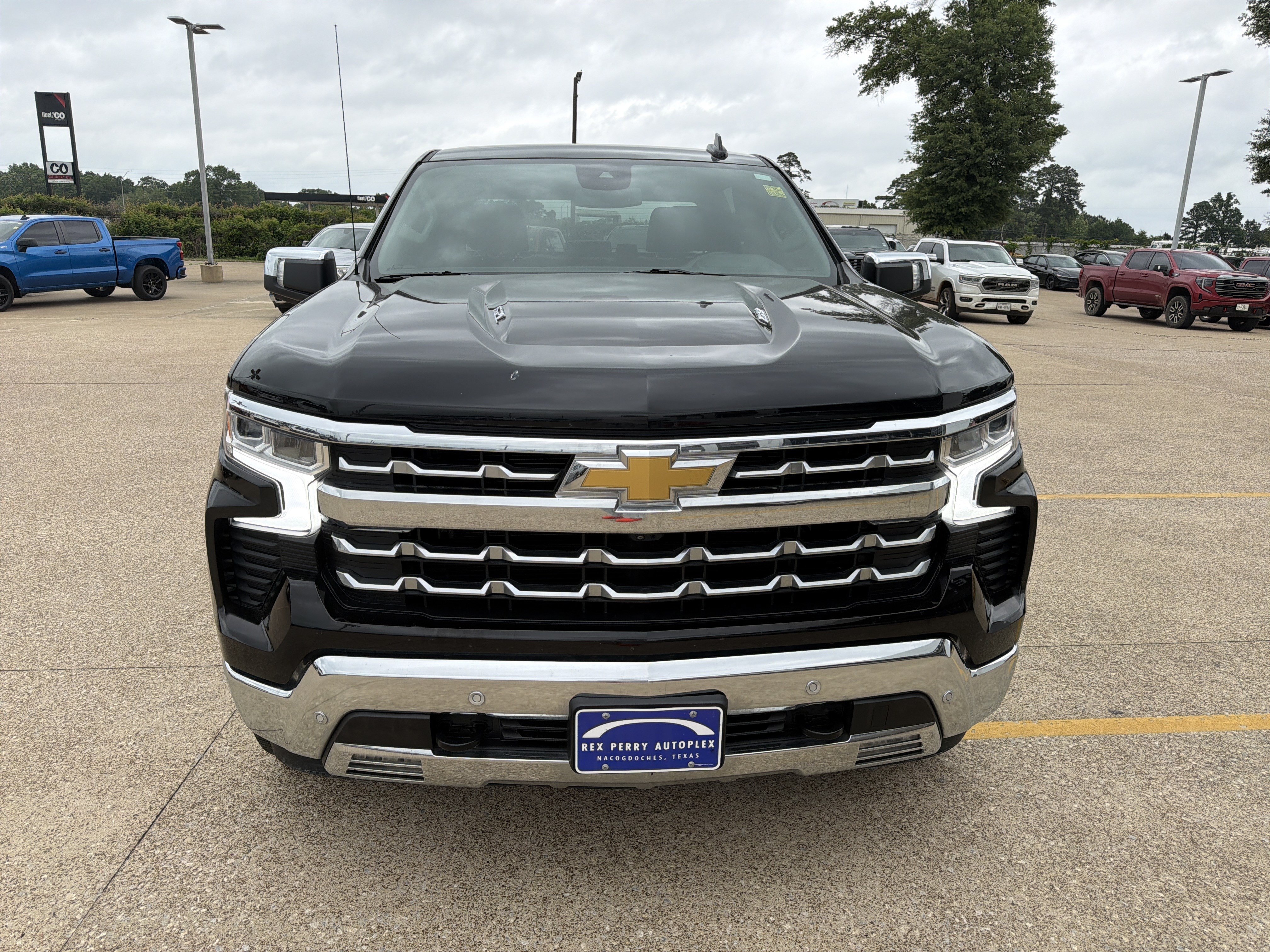 Used 2024 Chevrolet Silverado 1500 LTZ AWD/4WD image 27
