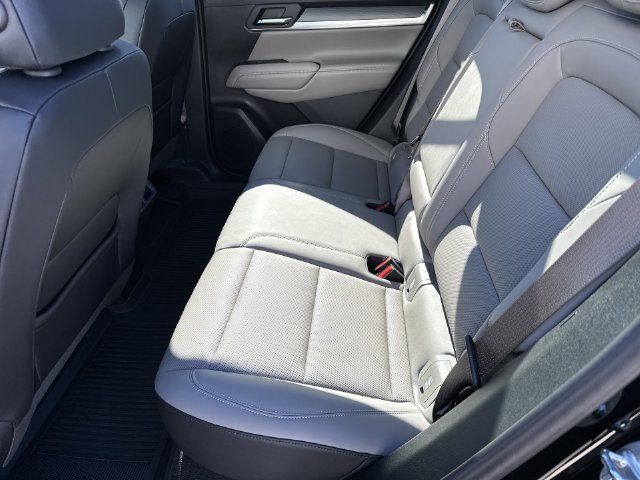 Certified 2025 GMC Terrain Elevation w/ Elevation Premium Package AWD/4WD image 32