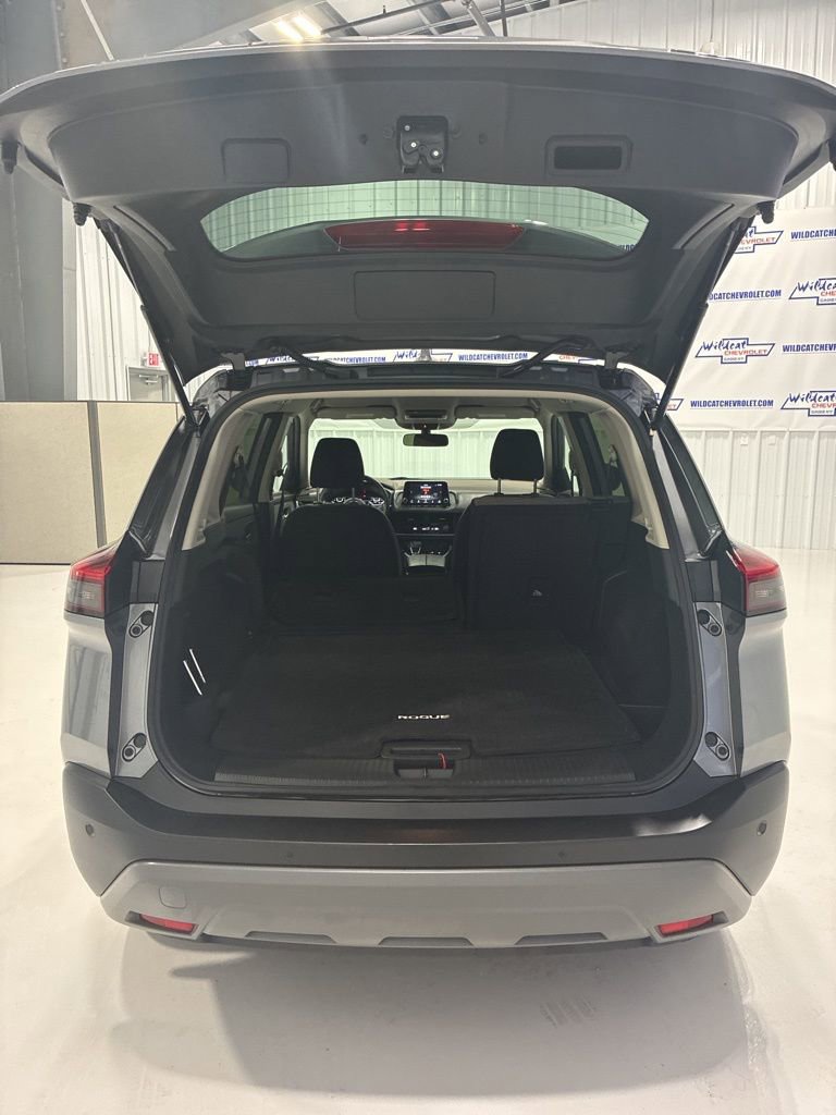 Used 2023 Nissan Rogue SV image 34