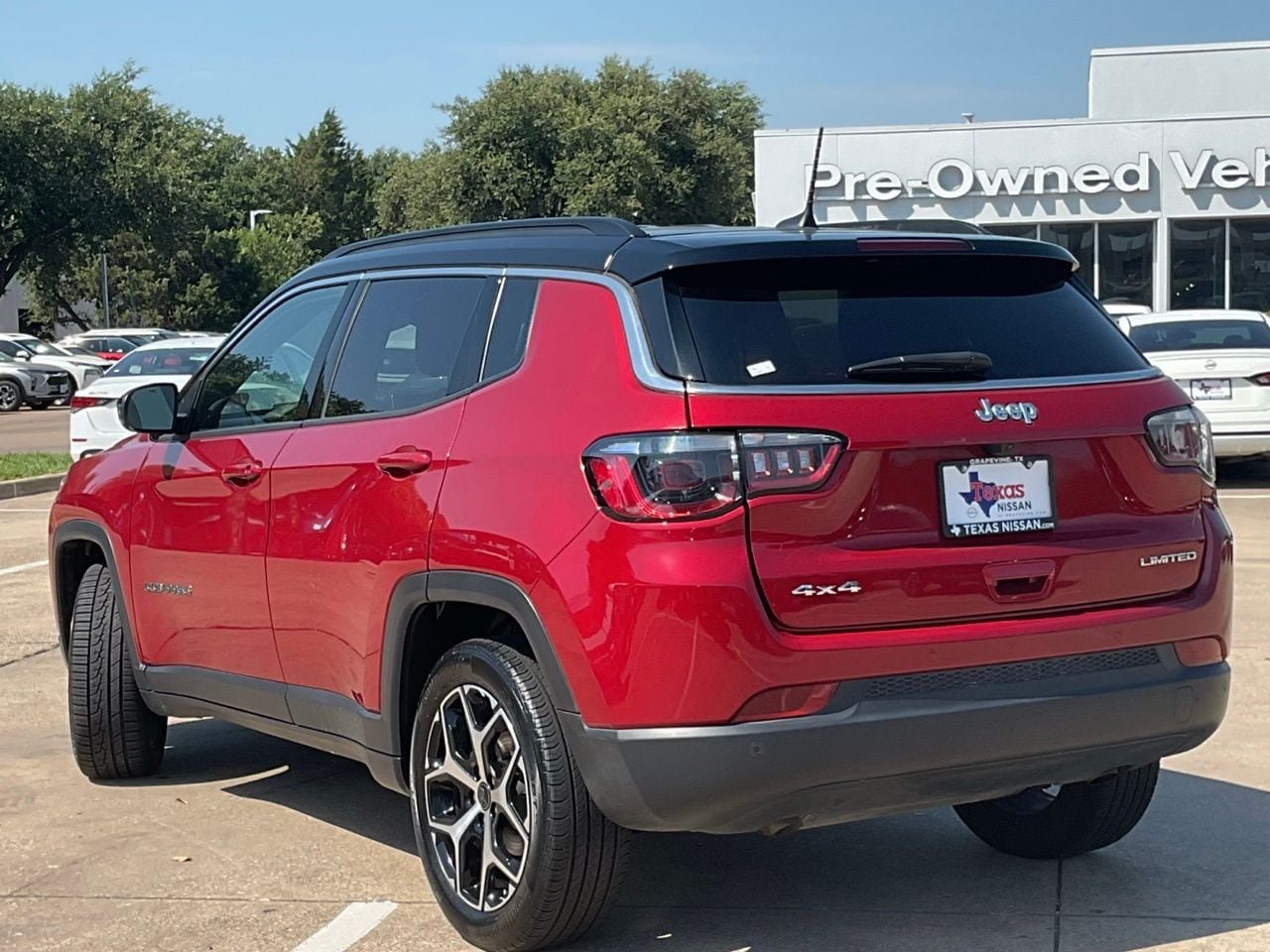 Used 2025 Jeep Compass Limited AWD/4WD image 6