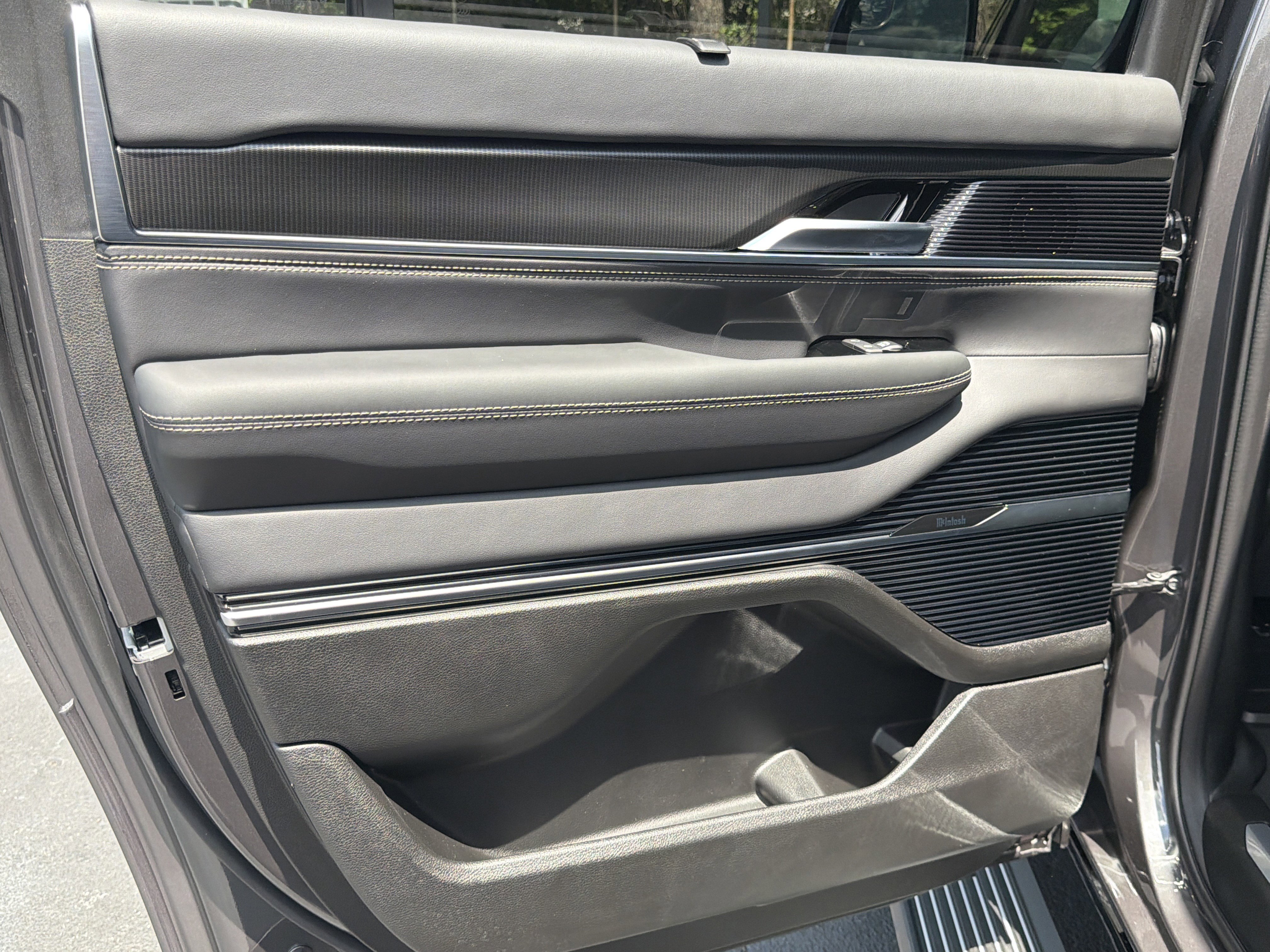 New 2026 Jeep Grand Wagoneer L Summit AWD/4WD image 27