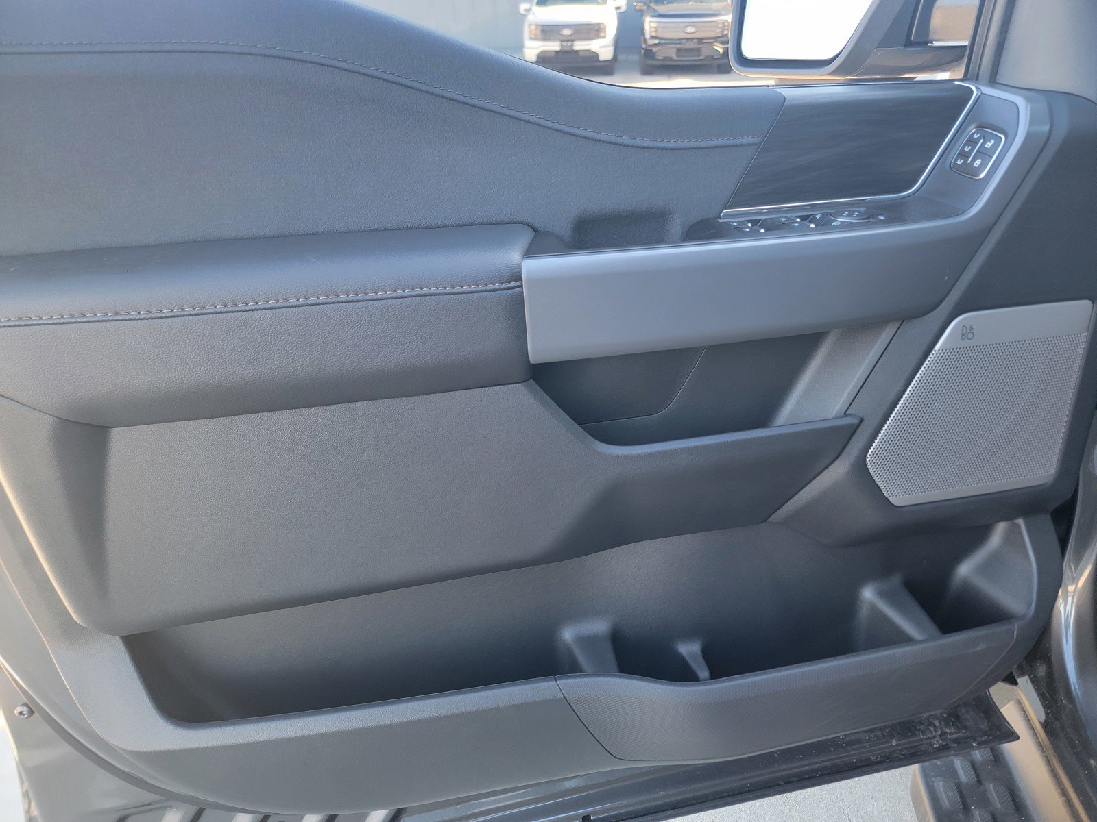 New 2025 Ford F150 Lightning Lariat image 8