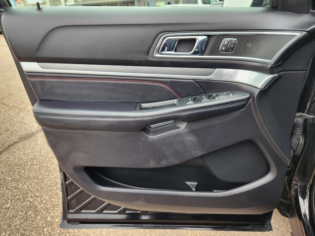 Used 2018 Ford Explorer Sport w/ Equipment Group 401A image 23