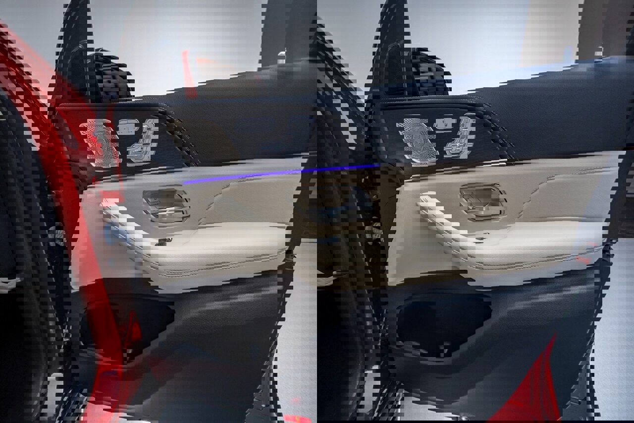 Used 2024 Mercedes-Benz GLE 350 4MATIC image 32