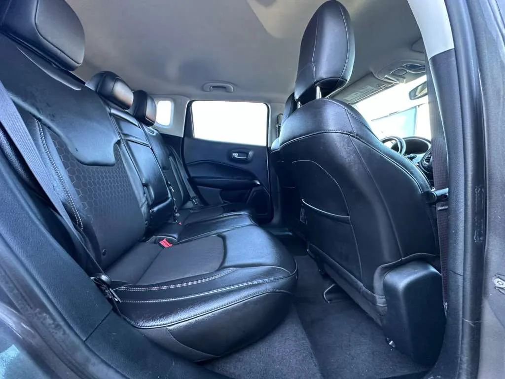 Used 2018 Jeep Compass Latitude image 14