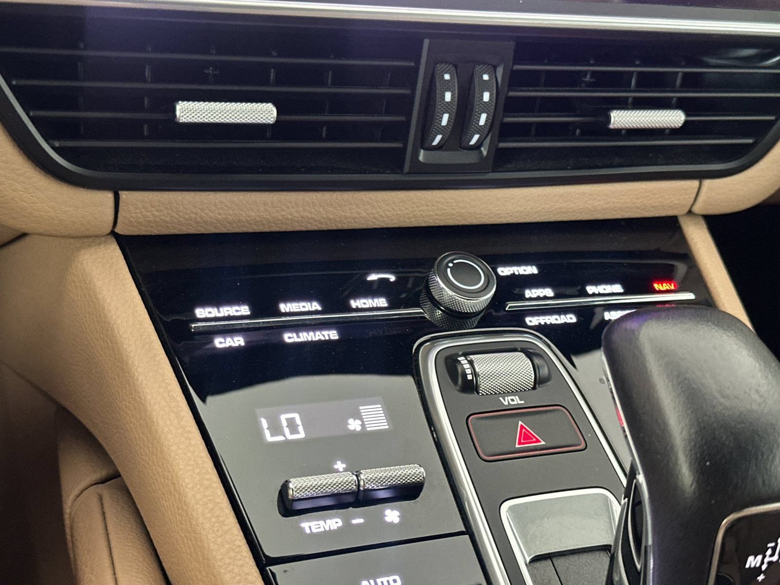 Certified 2023 Porsche Cayenne AWD/4WD image 20
