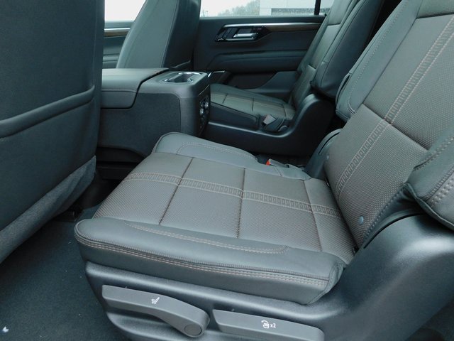 New 2026 Chevrolet Suburban High Country image 21