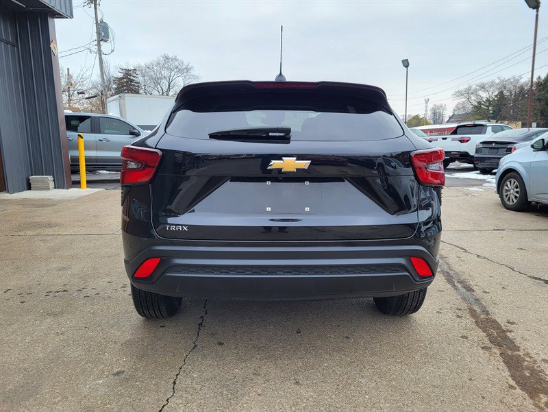 Used 2024 Chevrolet Trax LS image 6