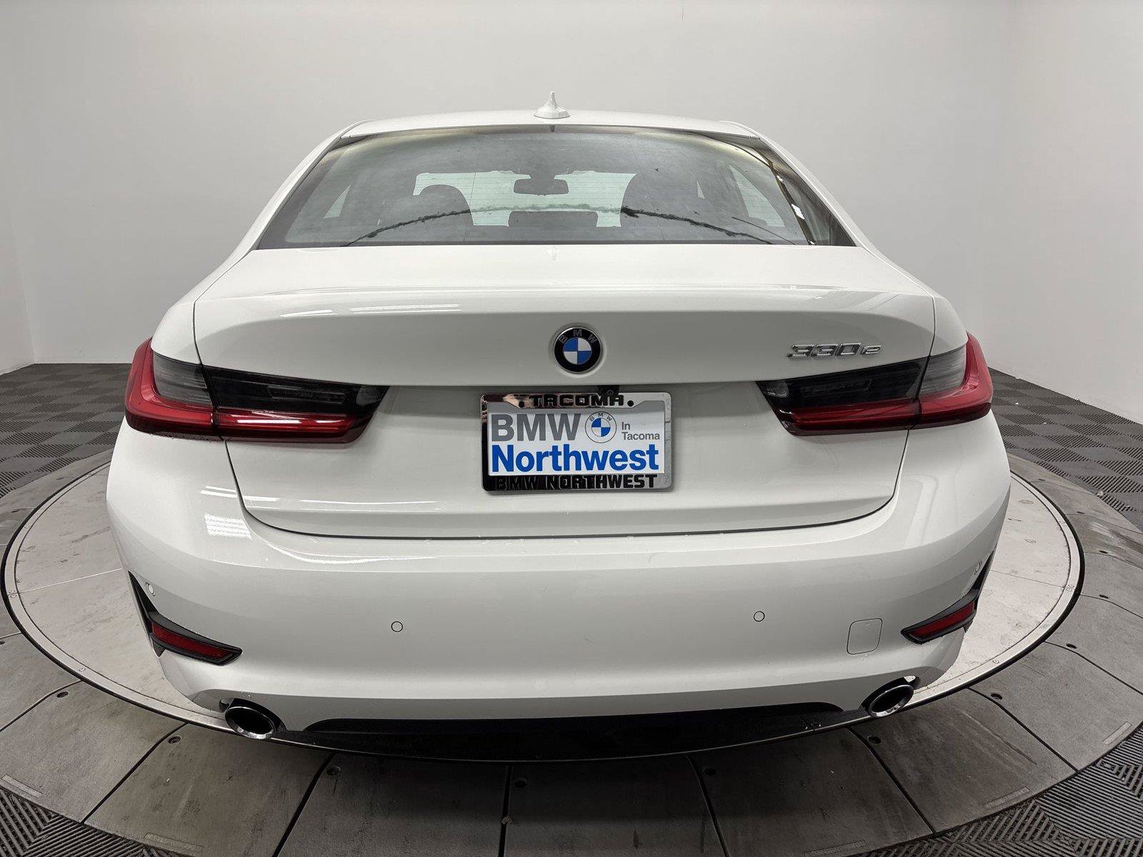 Used 2021 BMW 330e w/ Convenience Package RWD image 15