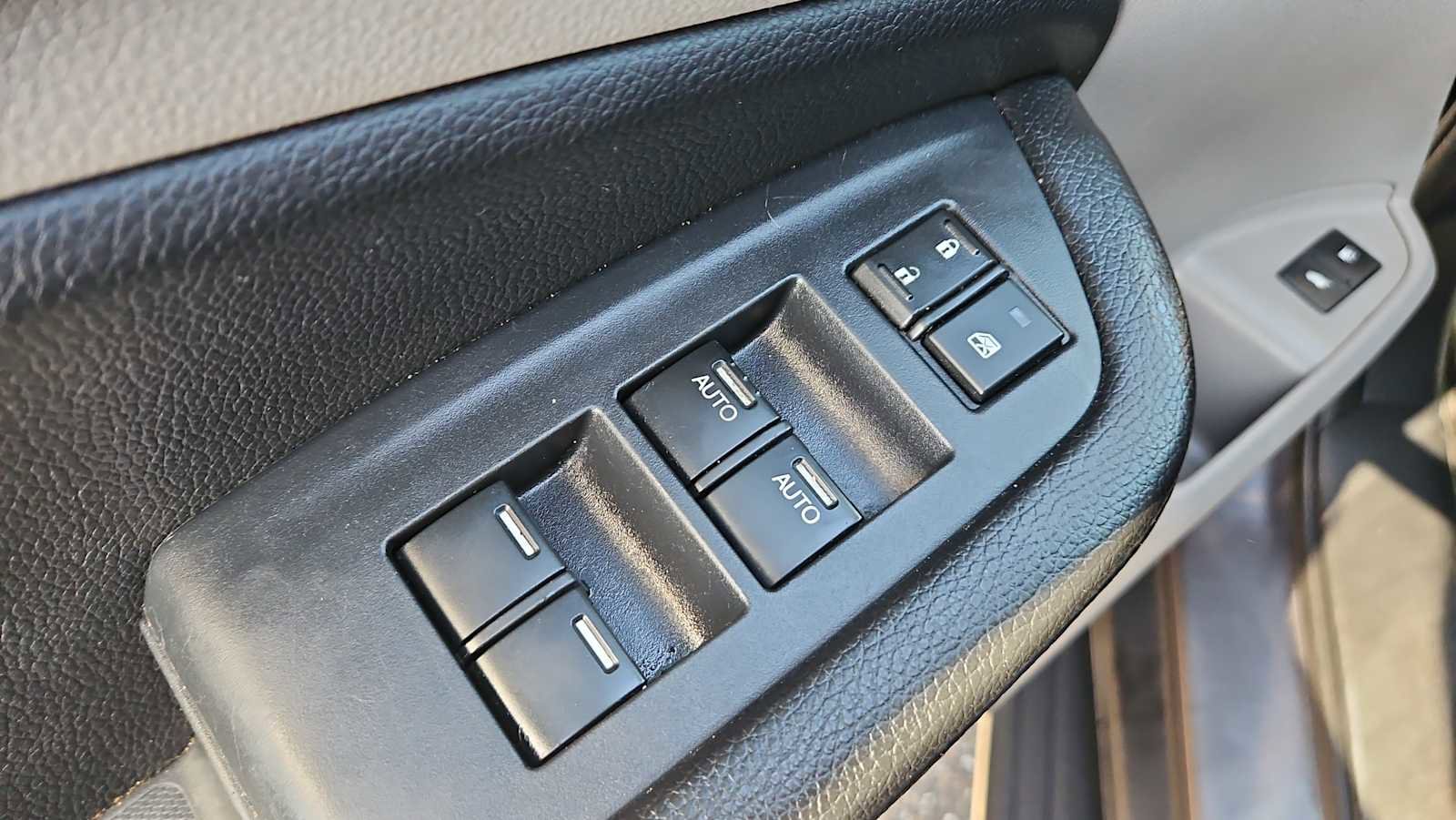 Used 2016 Honda Pilot Elite image 15