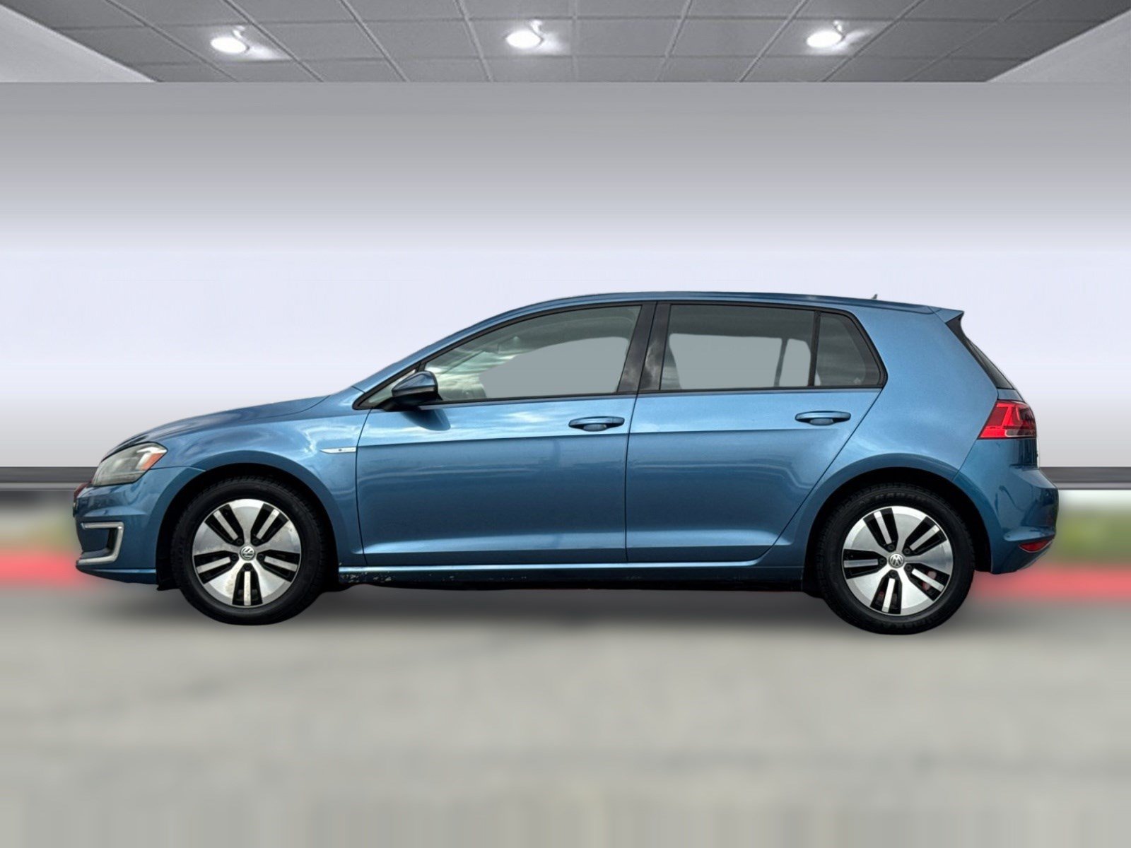 Used 2015 Volkswagen e-Golf SEL Premium FWD image 2