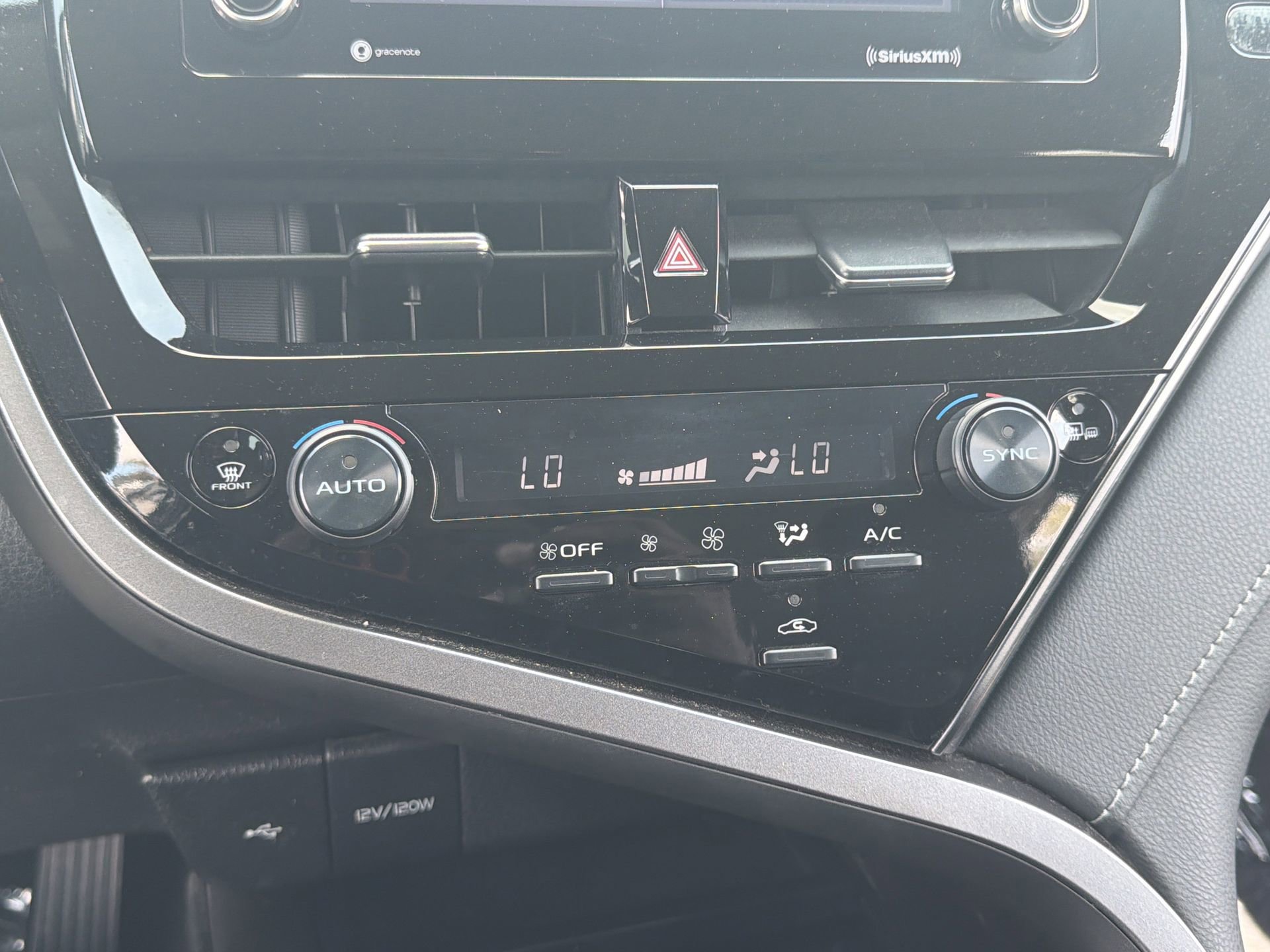 Used 2024 Toyota Camry SE w/ Convenience Package image 6