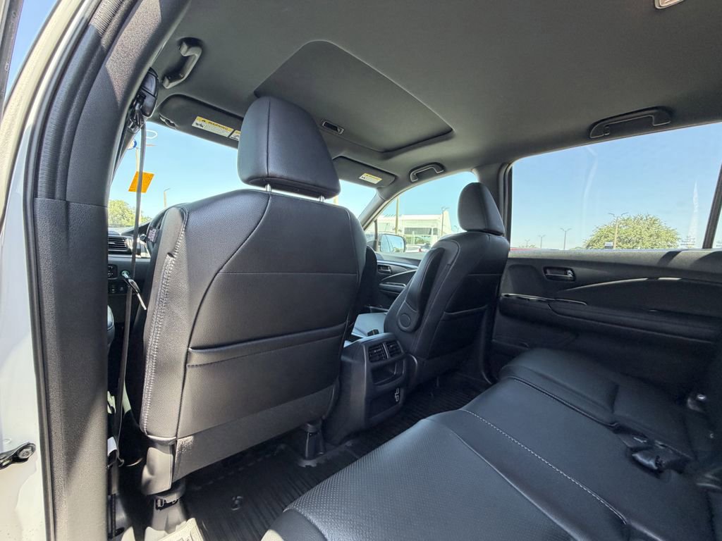 Used 2023 Honda Passport EX-L image 16