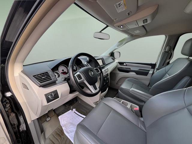 Used 2013 Volkswagen Routan SE image 13
