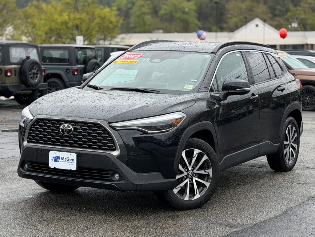 Used 2025 Toyota Corolla Cross XLE