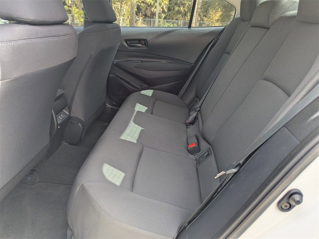 Used 2025 Toyota Corolla LE image 21