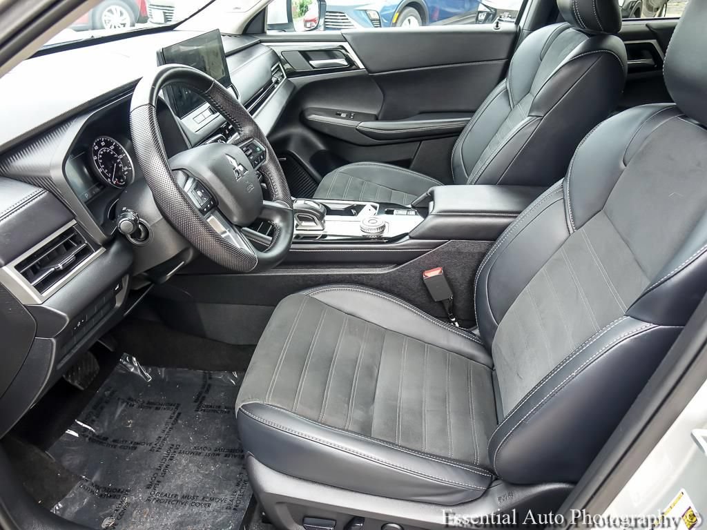 Used 2025 Mitsubishi Outlander SE AWD/4WD image 10