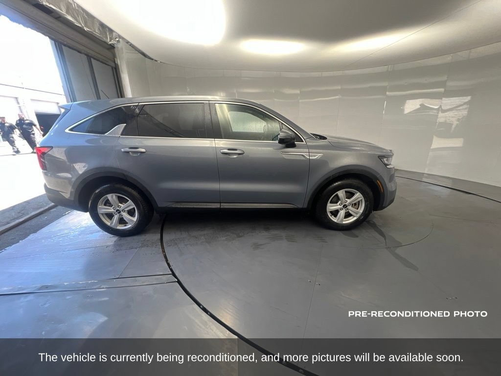 Used 2023 Kia Sorento LX FWD image 8