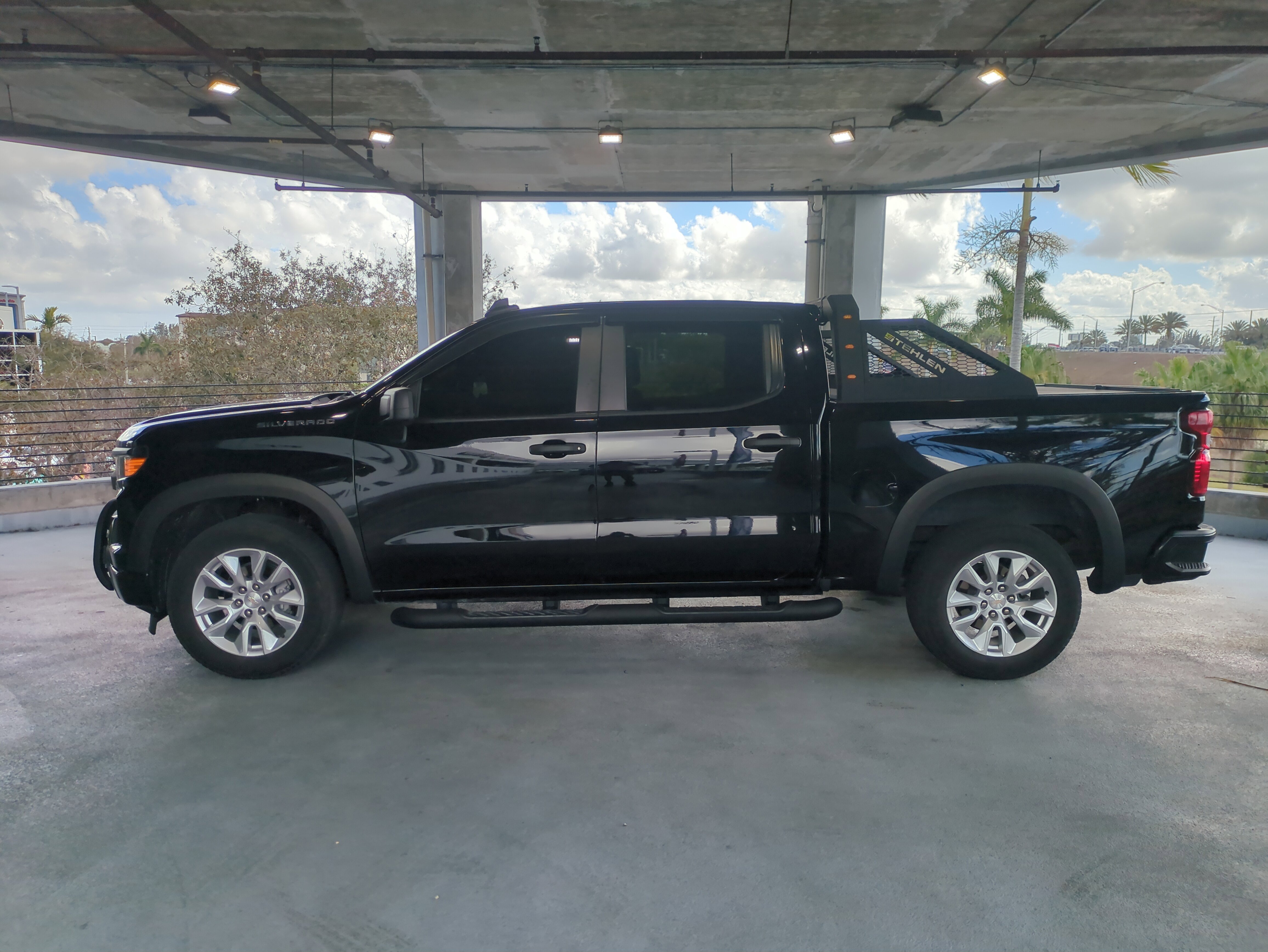 Used 2023 Chevrolet Silverado 1500 Custom image 8