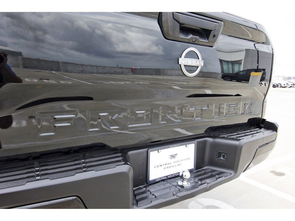 Used 2022 Nissan Frontier SV image 28