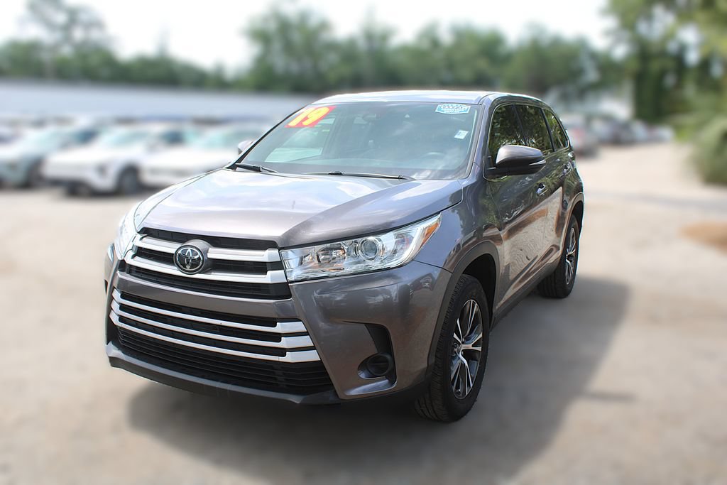 Used 2019 Toyota Highlander LE FWD image 15