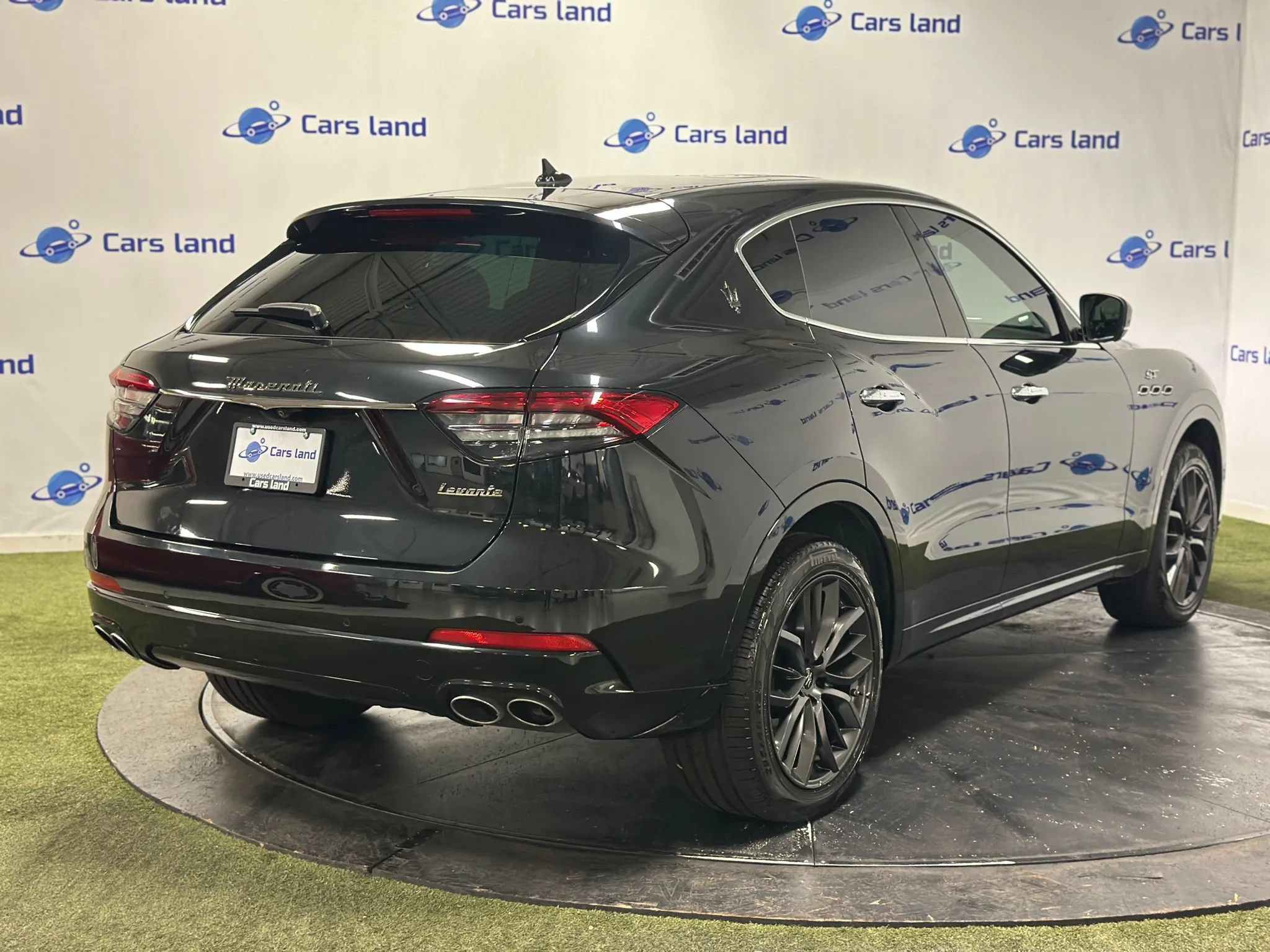 Used 2024 Maserati Levante GT Ultima AWD/4WD image 3