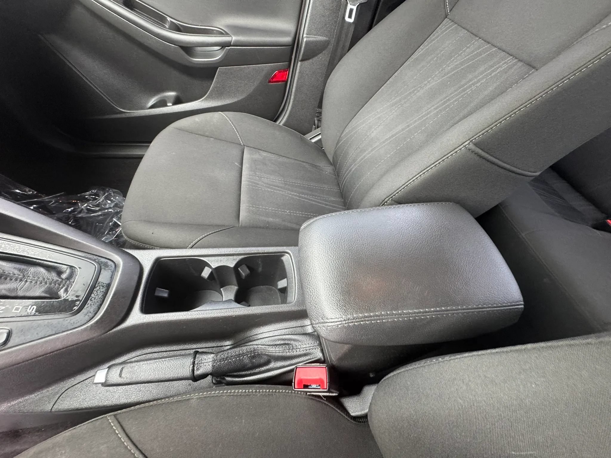 Used 2018 Ford Focus SE FWD image 15