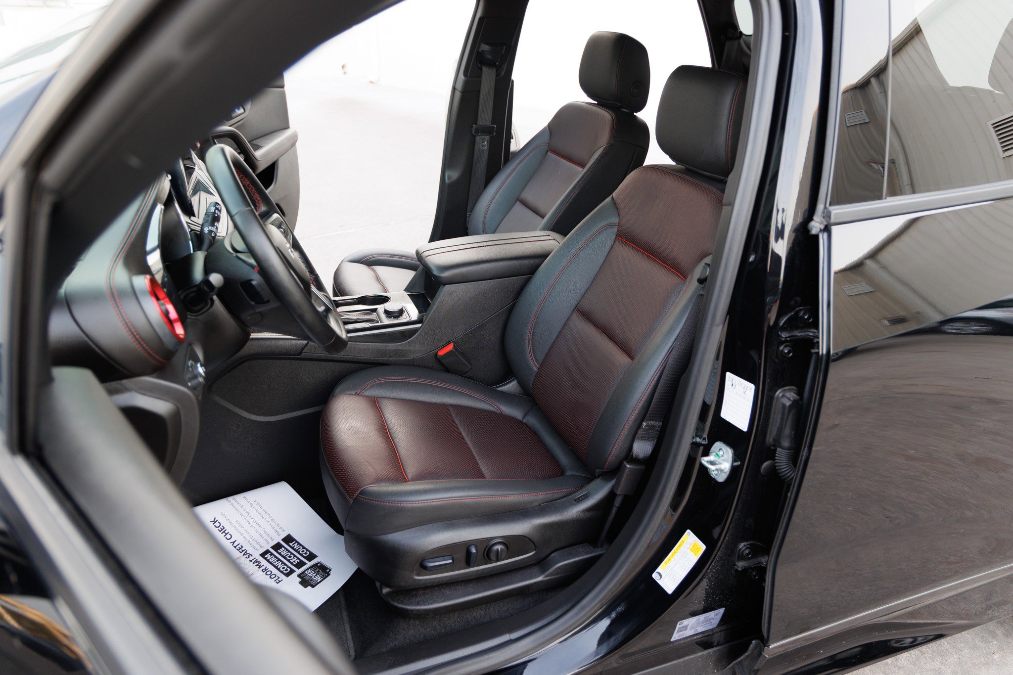 Used 2025 Chevrolet Blazer RS image 33