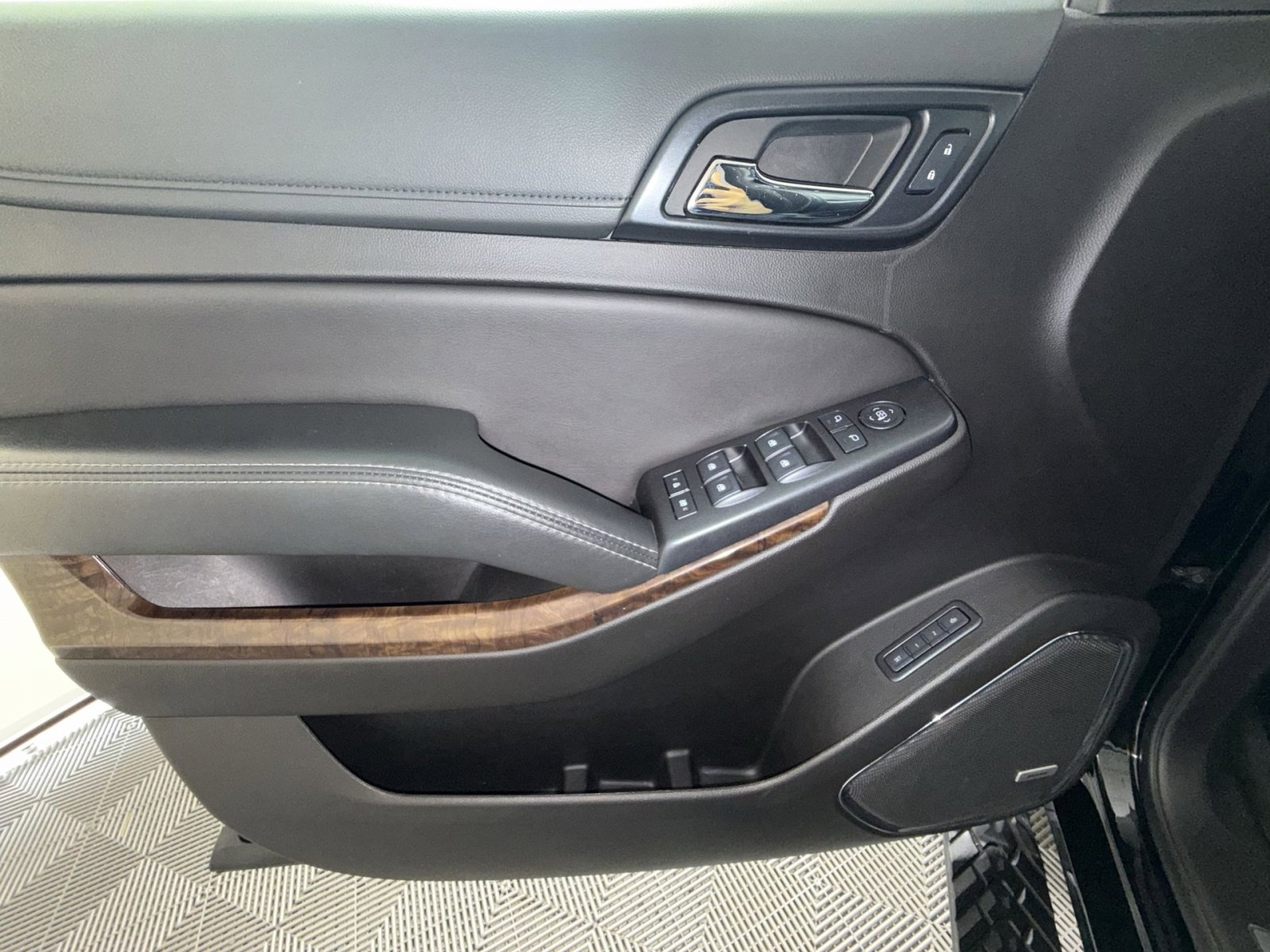 Used 2019 Chevrolet Tahoe LT w/ Off-Road Package image 15